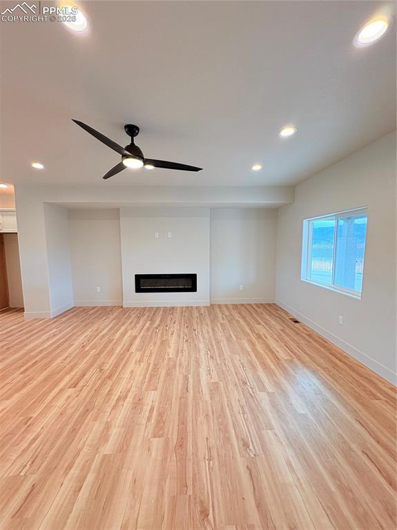 Image 5 of 13: Living Room