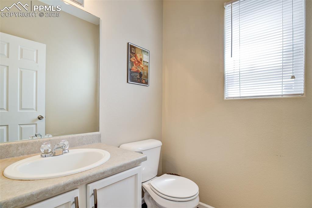 Image 12 of 28: Bathroom