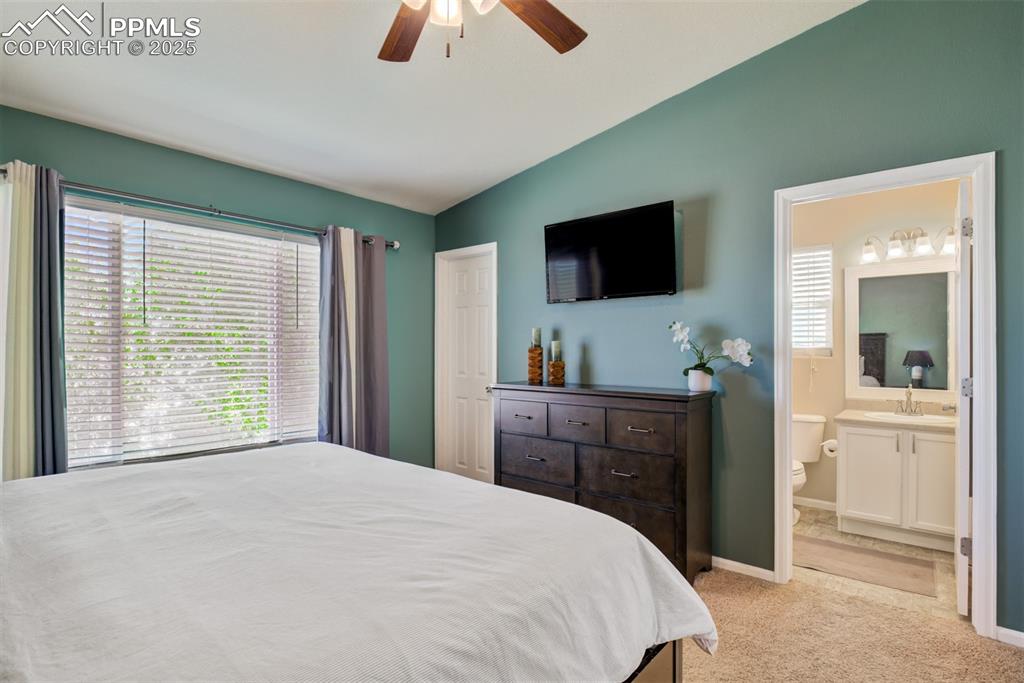Image 14 of 28: Bedroom