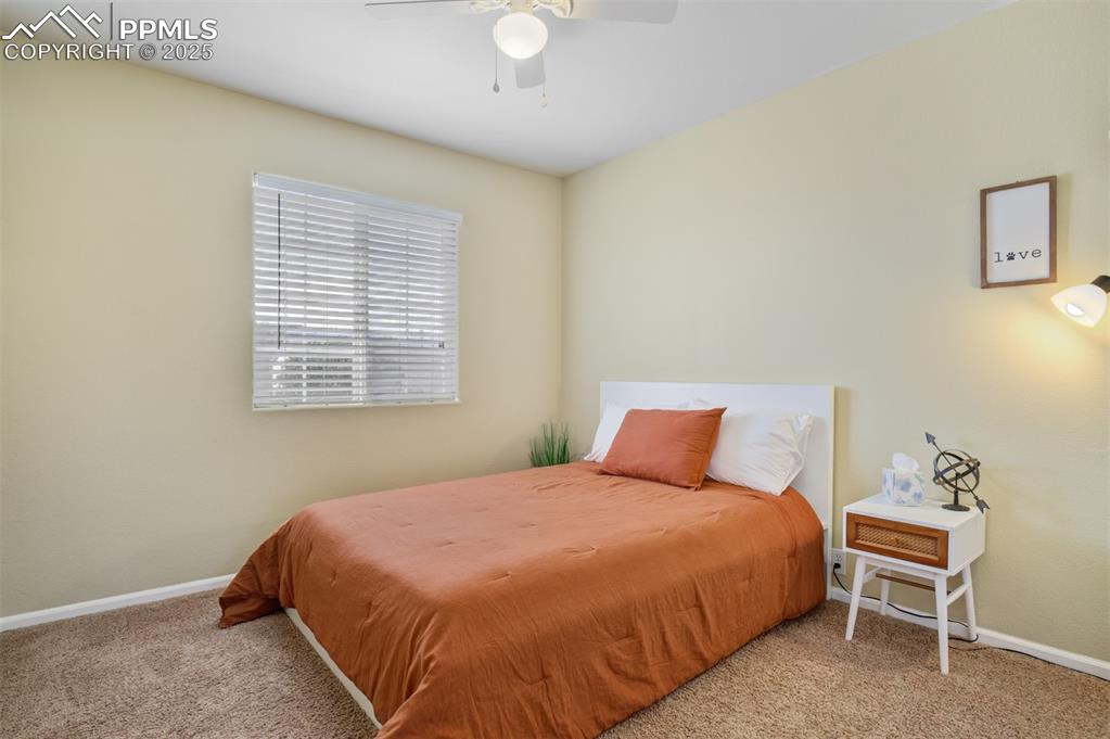Image 18 of 28: Bedroom