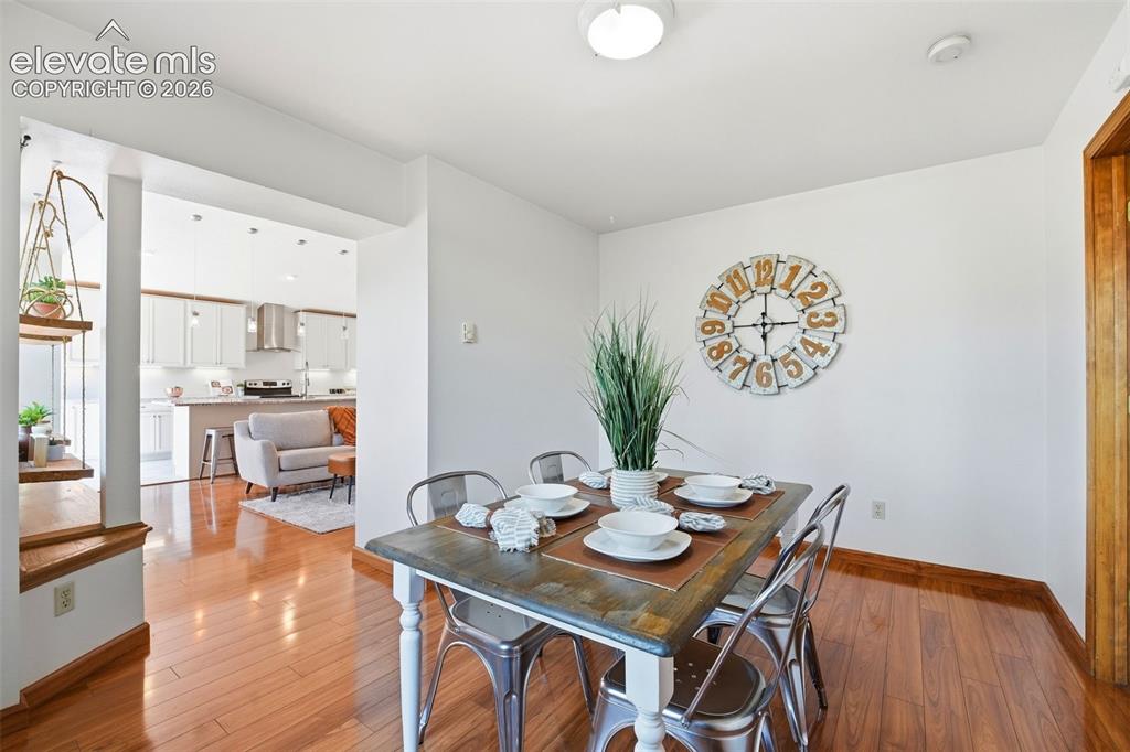 Image 12 of 40: Dining Area