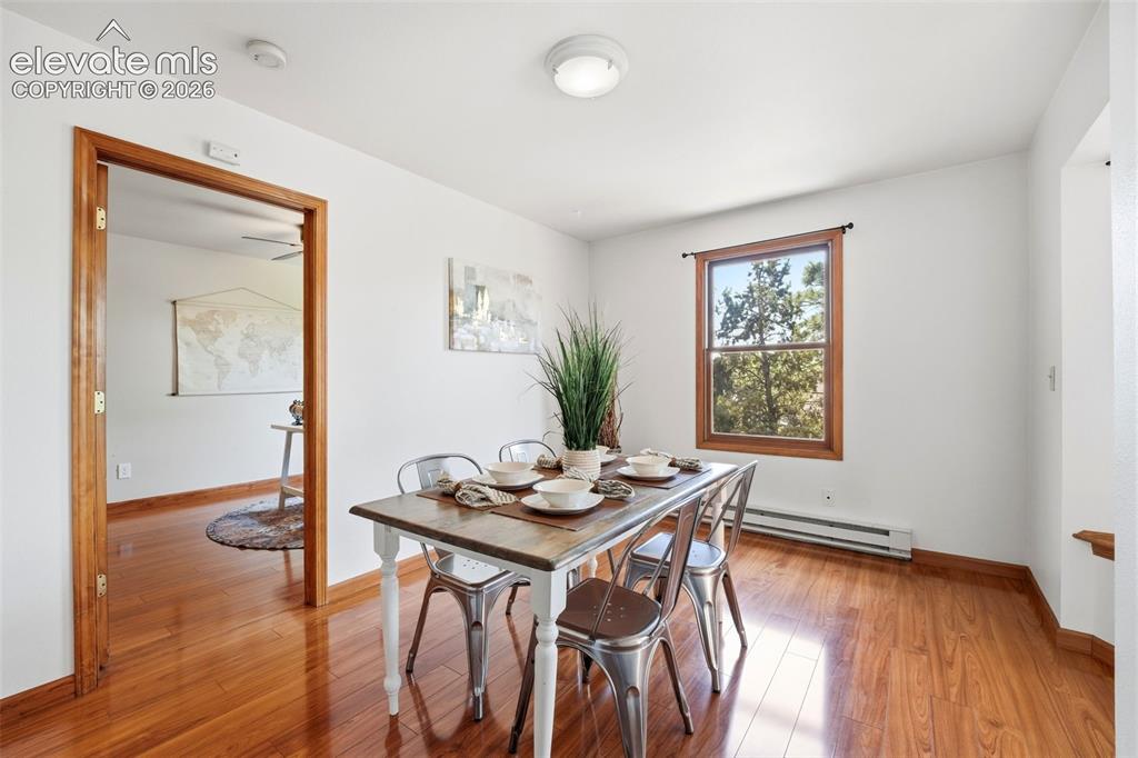 Image 13 of 40: Dining Area
