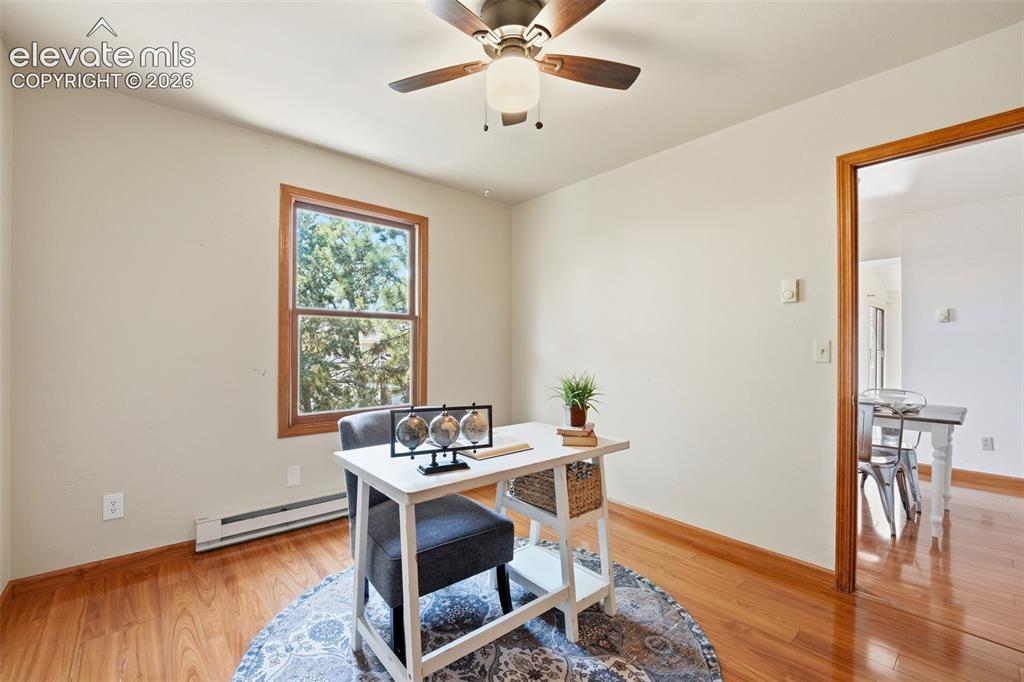 Image 15 of 40: Office