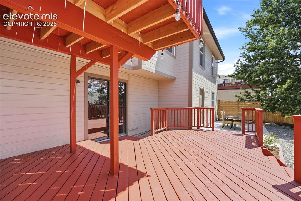 Image 29 of 40: Deck