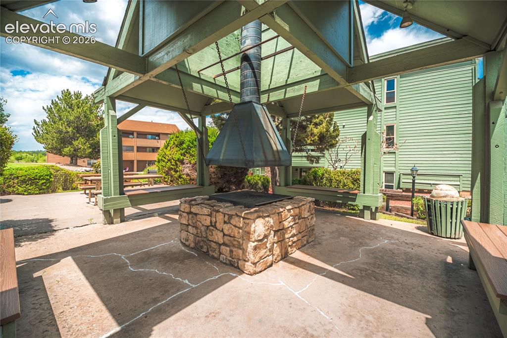 Image 9 of 33: Patio