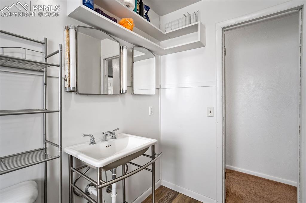 Image 18 of 37: Bathroom.