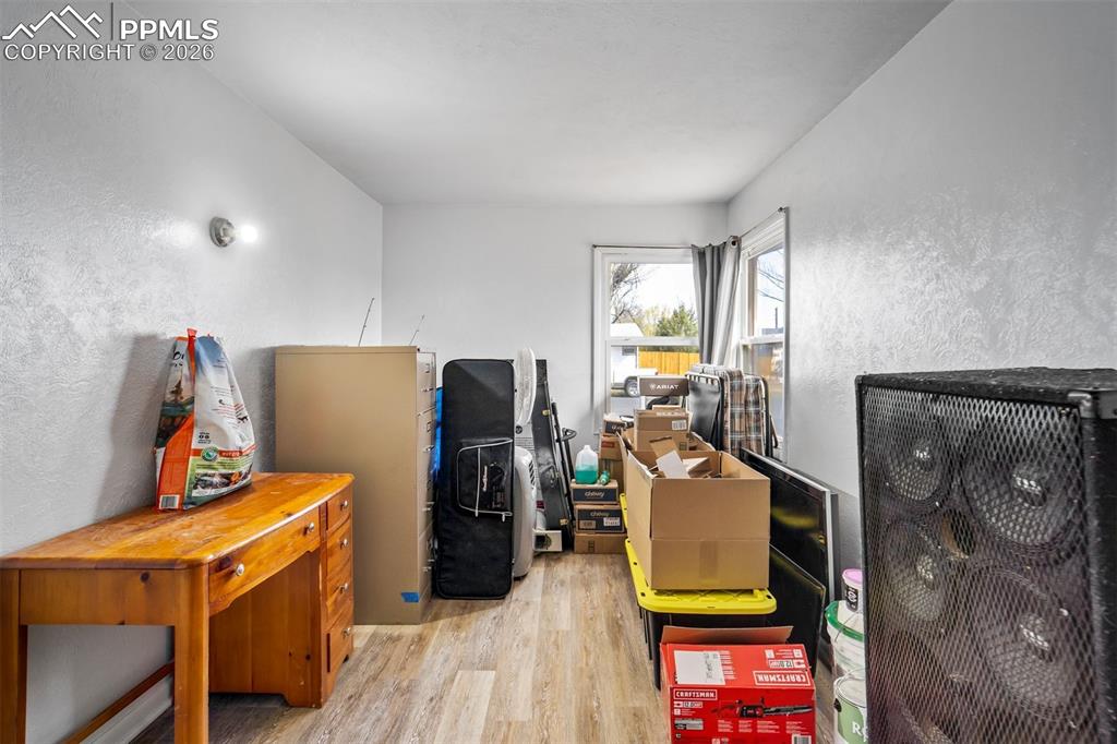 Image 21 of 37: Bedroom.