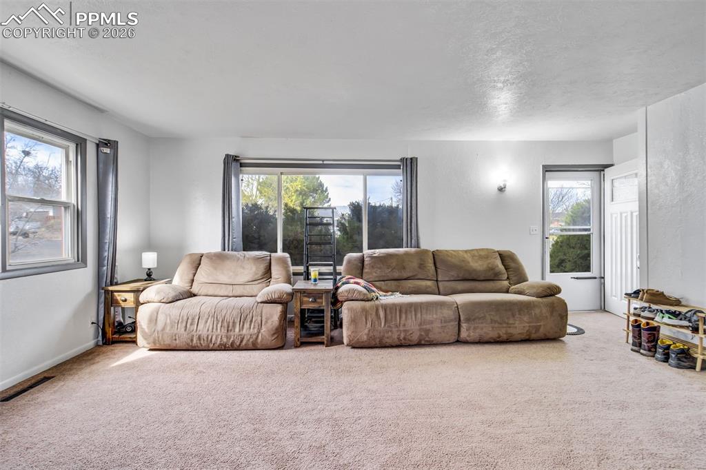 Image 6 of 37: Comfortable living space.