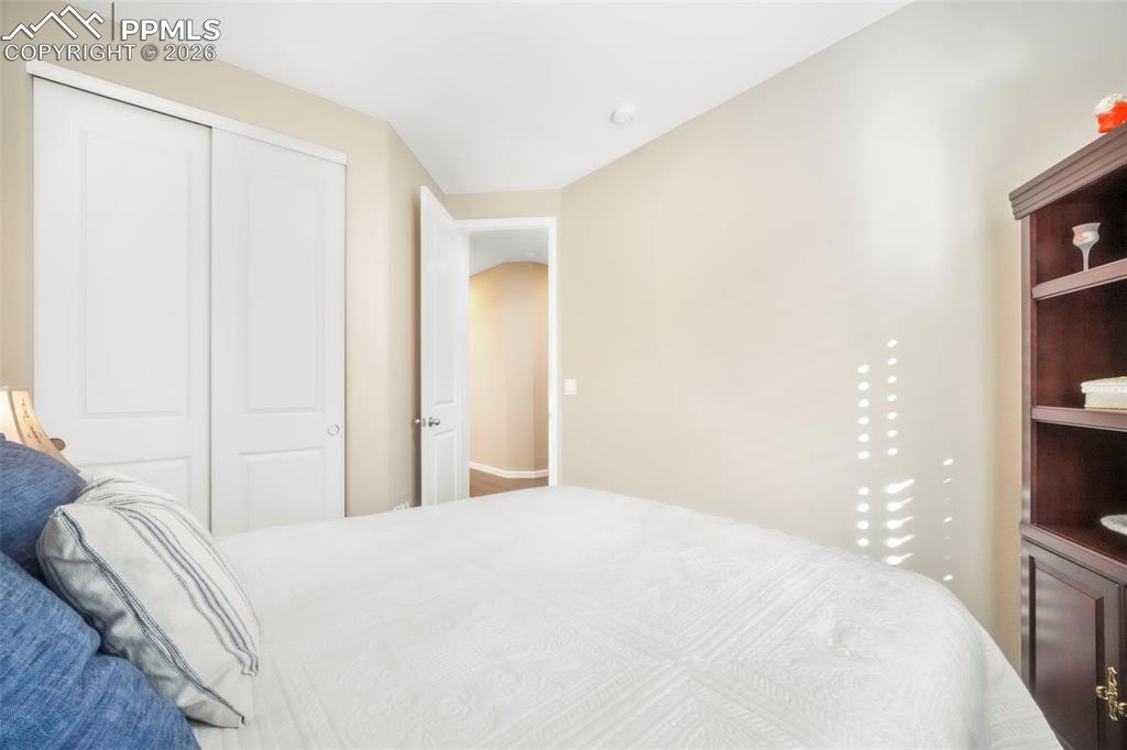 Image 40 of 50: Bedroom