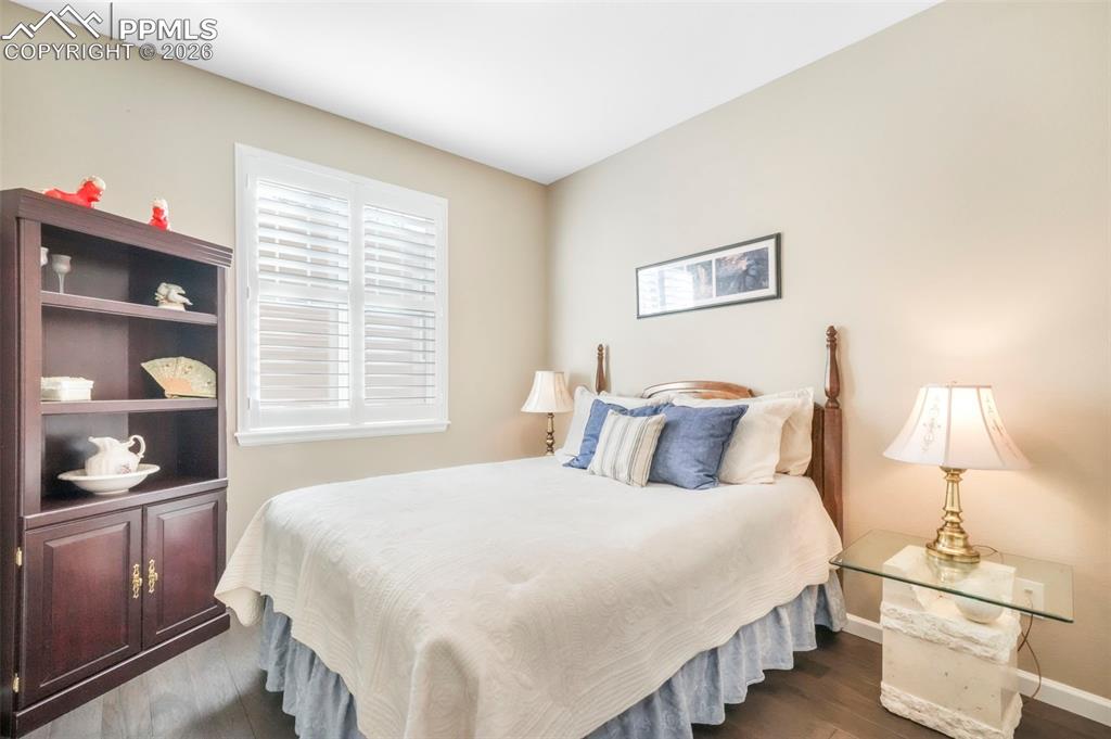 Image 42 of 50: Bedroom