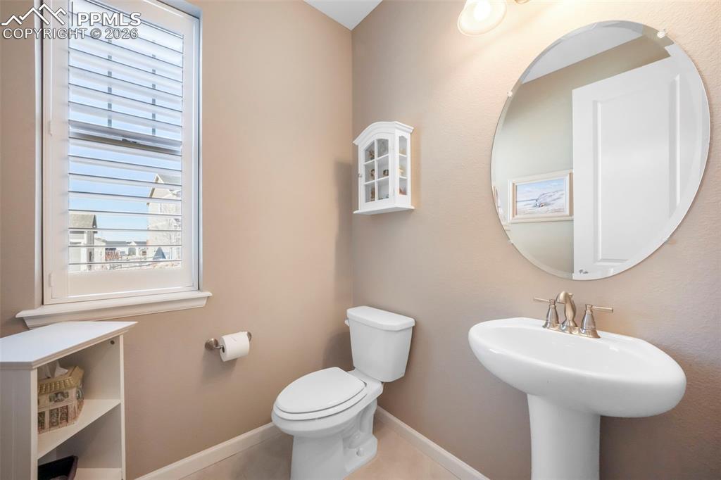 Image 8 of 50: Bathroom