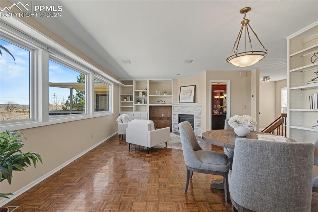 Image 10 of 36: Family Room