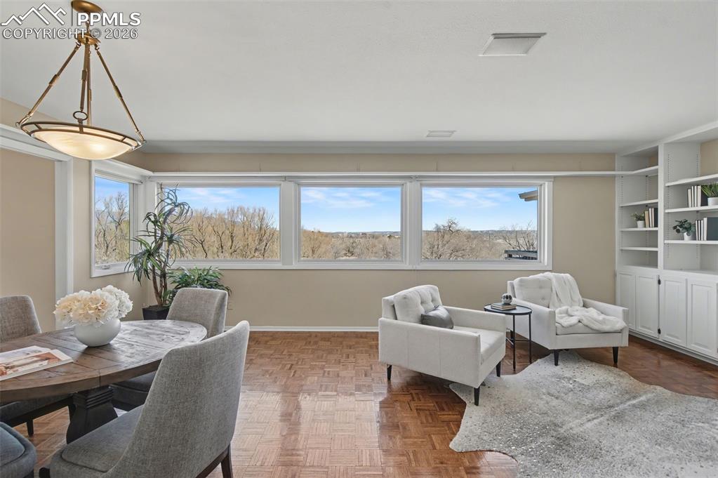 Image 15 of 36: Family Room