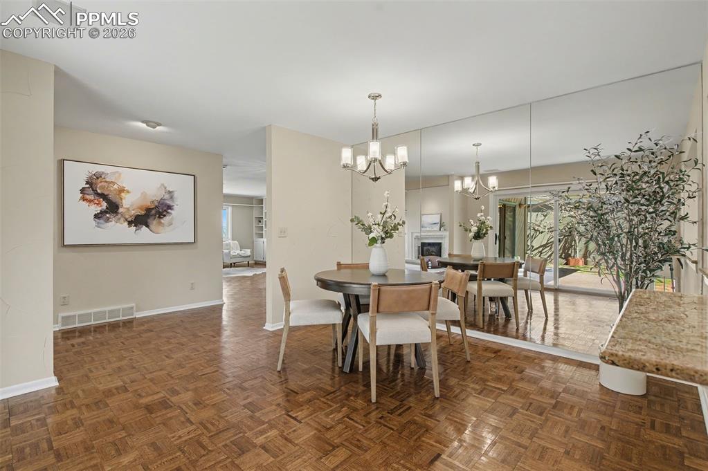 Image 17 of 36: Dining Room