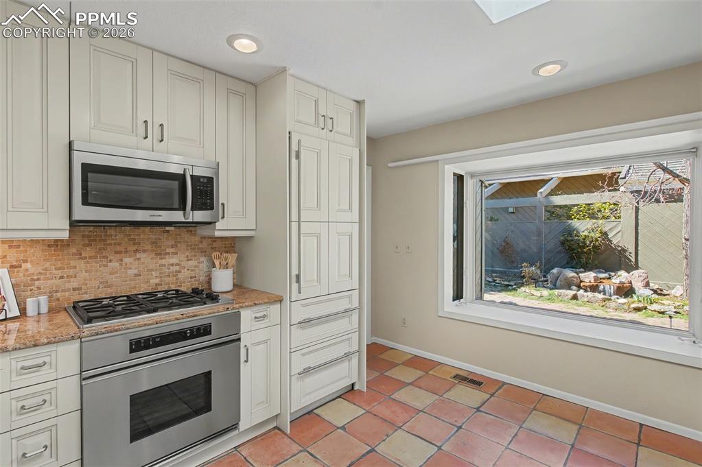 Image 35 of 36: Remove?