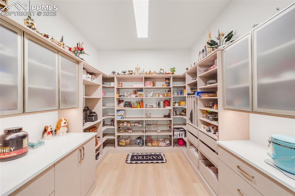 Image 18 of 50: Pantry