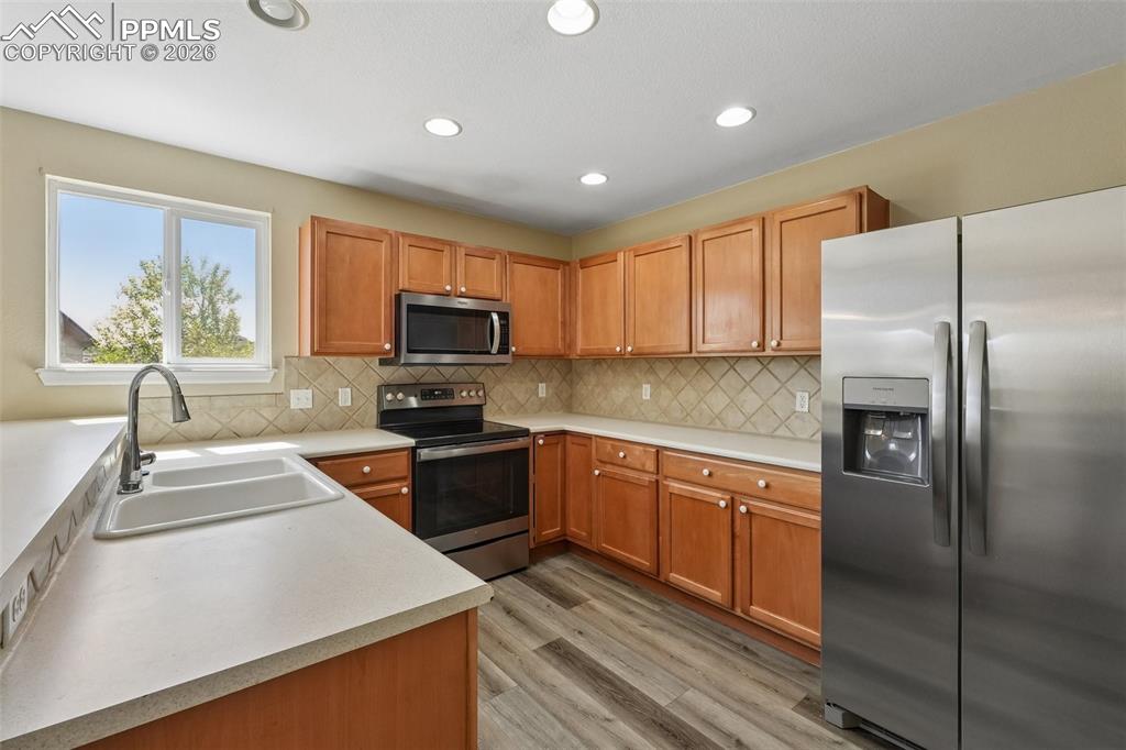 Image 10 of 26: Kitchen