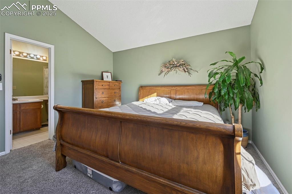 Image 11 of 26: Bedroom