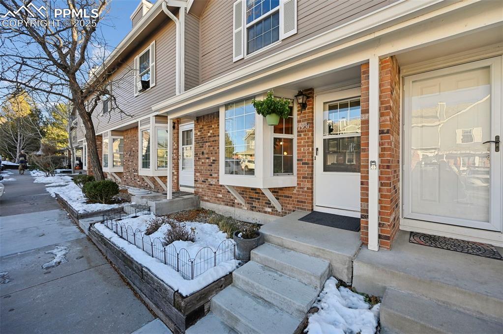 Image 24 of 26: Entry