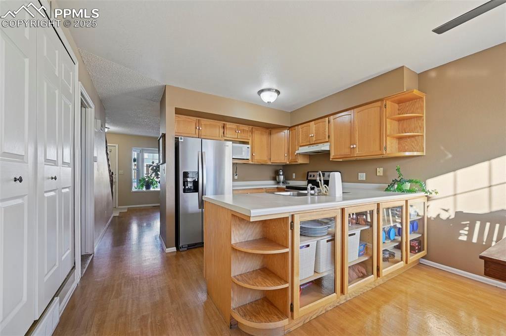 Image 5 of 26: Kitchen