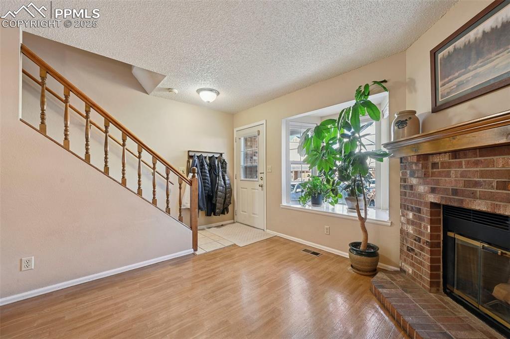 Image 6 of 26: Entry