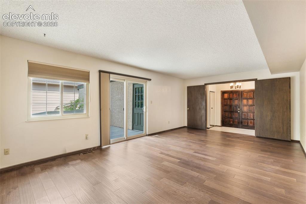 Image 12 of 50: Living Room