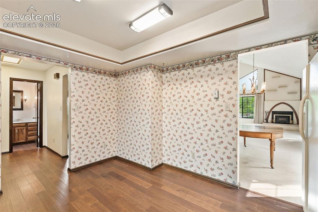 Image 15 of 50: Kitchen