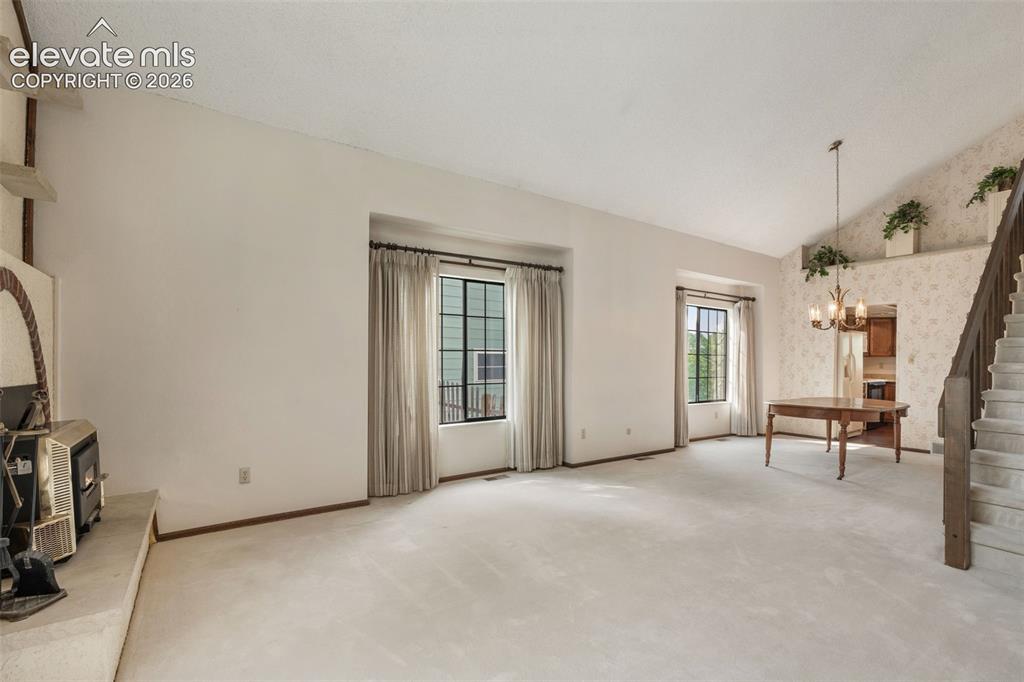 Image 6 of 50: Great Room