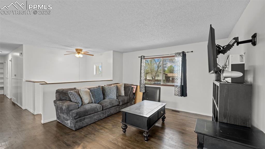 Image 4 of 33: Living Room