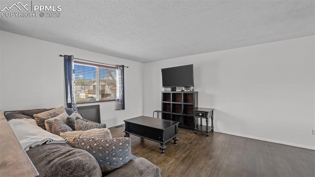 Image 6 of 33: Living Room