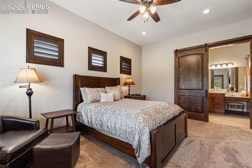 Image 27 of 50: Bedroom