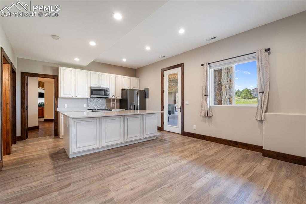 Image 39 of 50: Kitchen