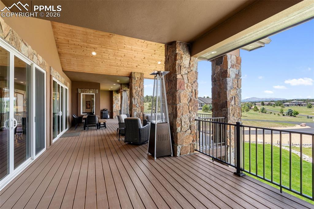 Image 46 of 50: Deck