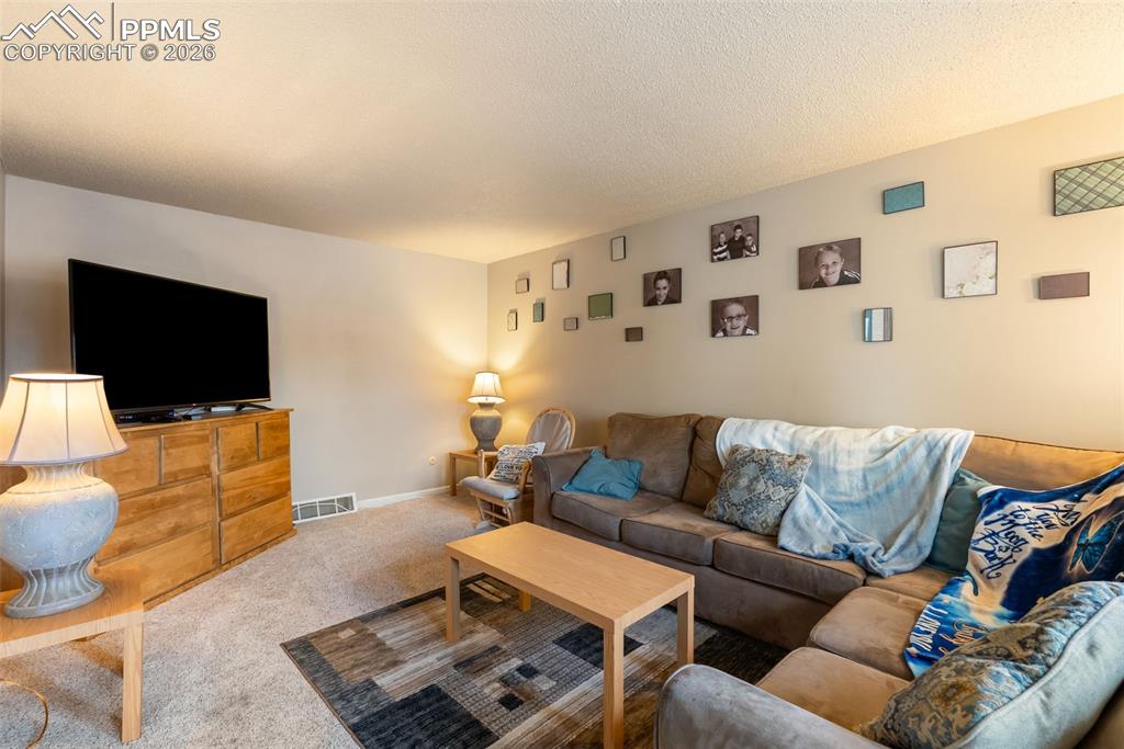 Image 6 of 50: Living Room