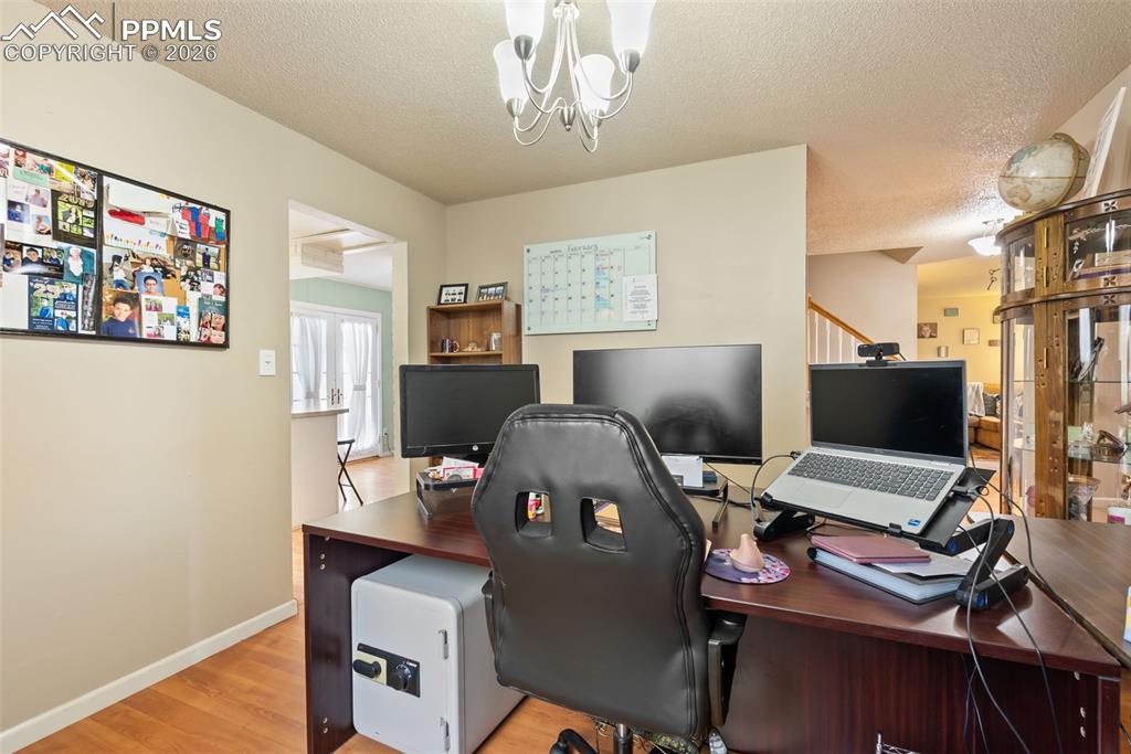 Image 9 of 50: Office