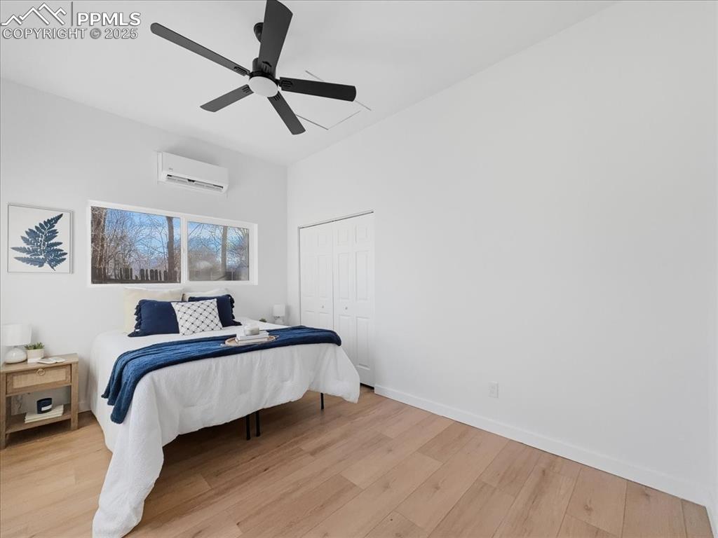 Image 36 of 49: Bedroom