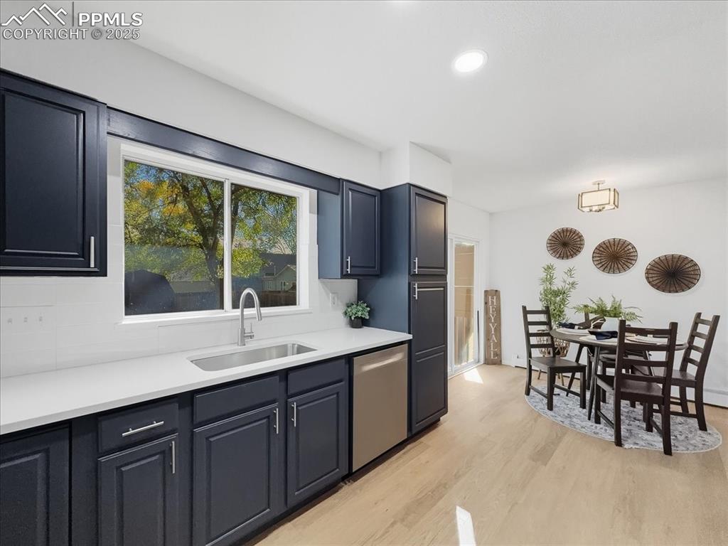 Image 9 of 49: Kitchen