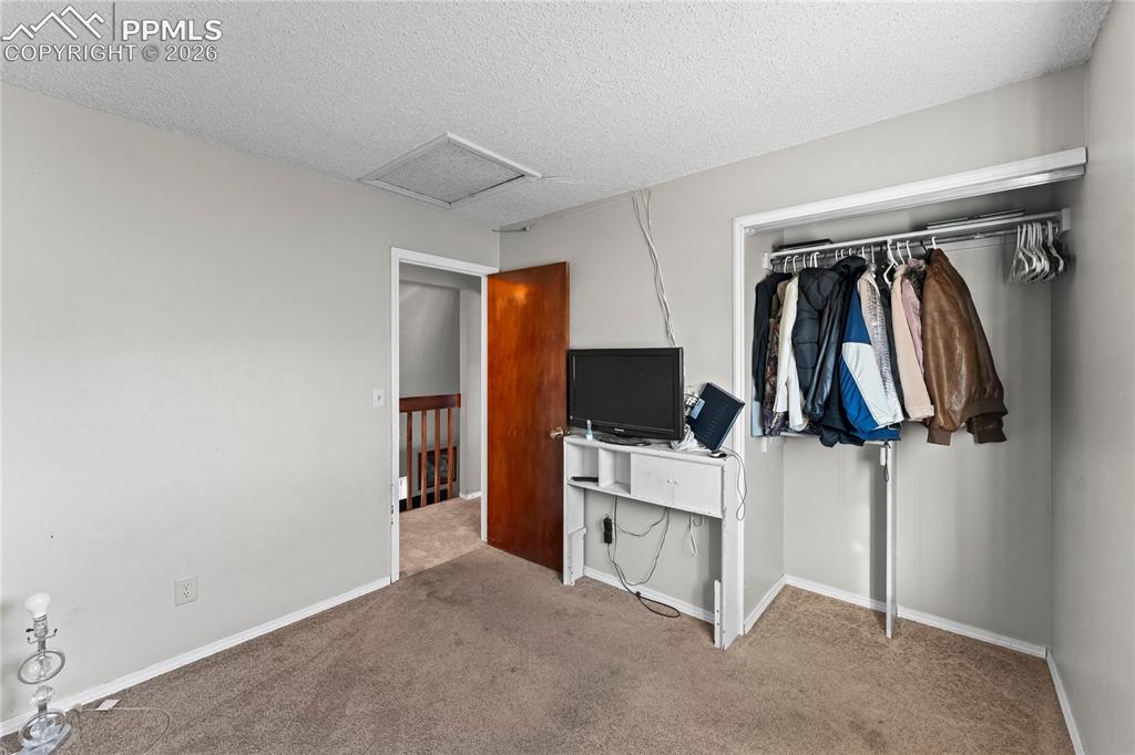 Image 15 of 21: Bedroom