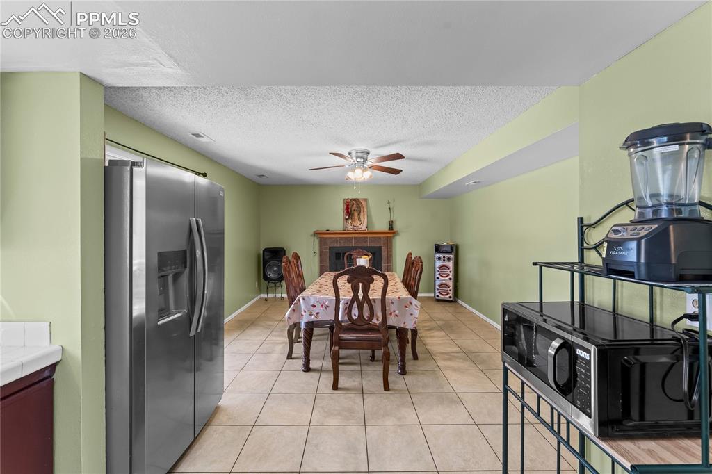 Image 9 of 21: Dining Area