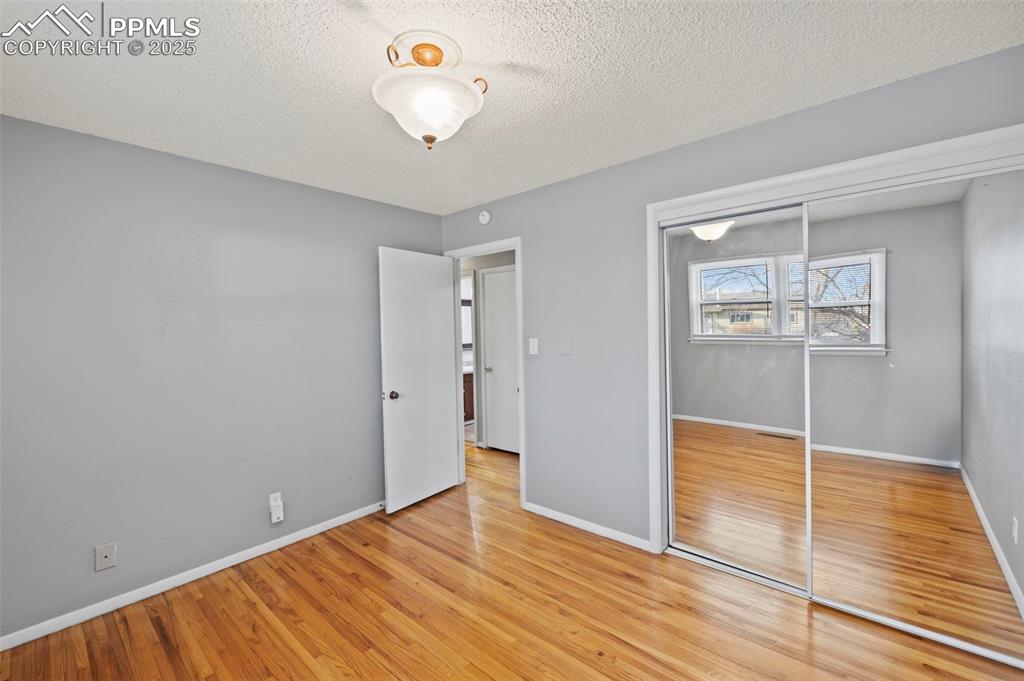 Image 26 of 43: Bedroom