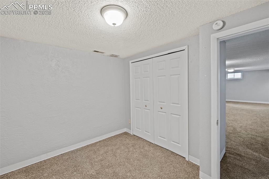 Image 36 of 43: Bedroom