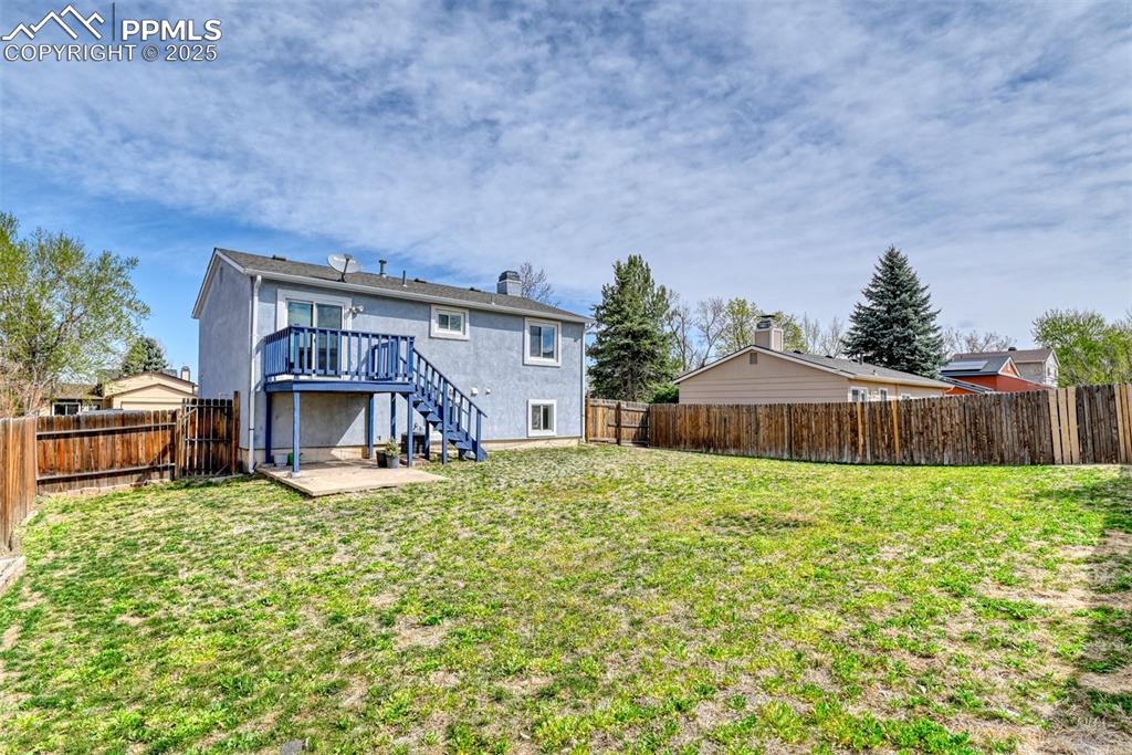 Image 18 of 46: Back of Structure