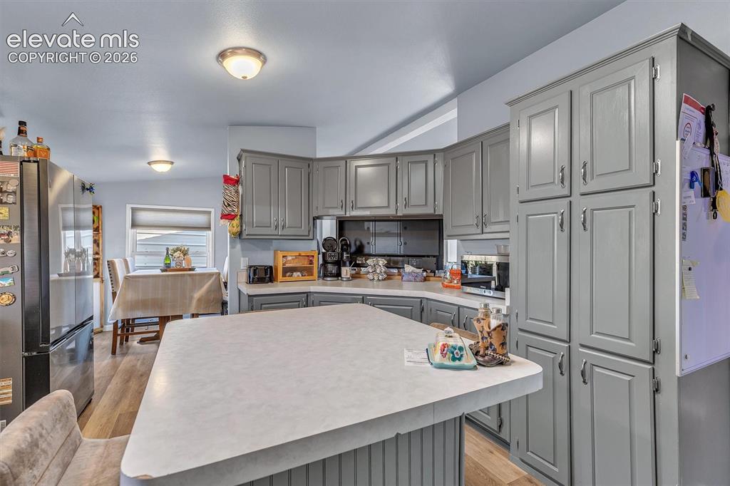 Image 10 of 35: Kitchen