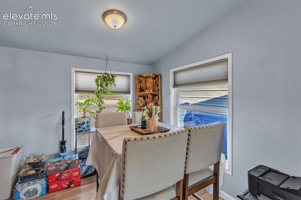 Image 11 of 35: Dining Area