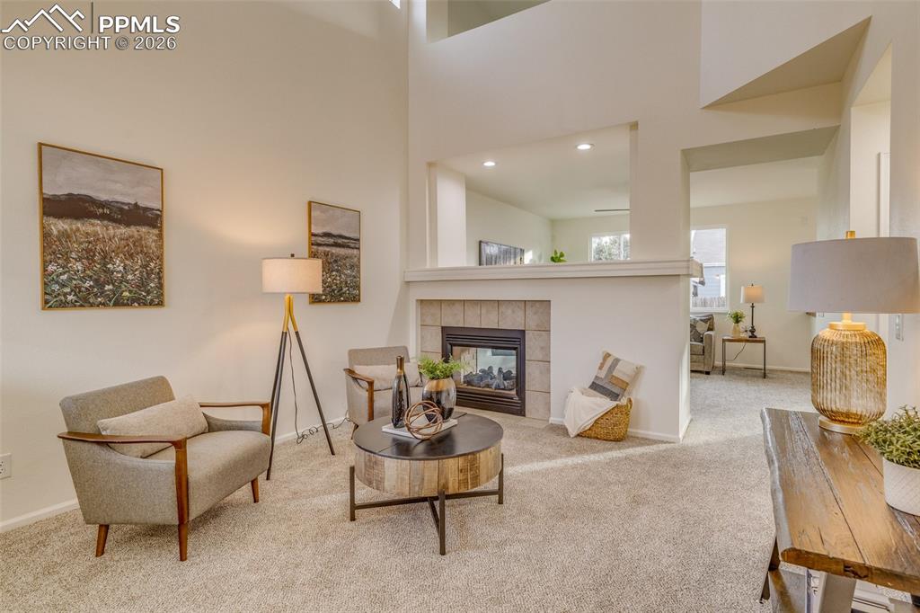 Image 16 of 26: Sitting Room