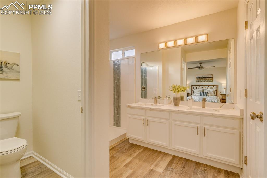 Image 6 of 26: Bathroom