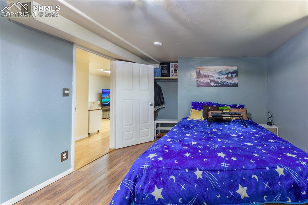 Image 29 of 40: Bedroom