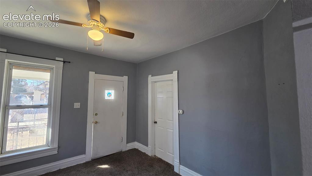 Image 11 of 14: Entry