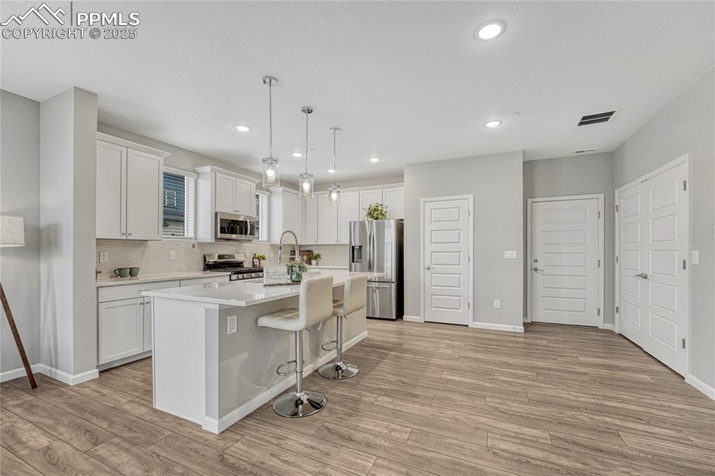 Image 15 of 37: Kitchen