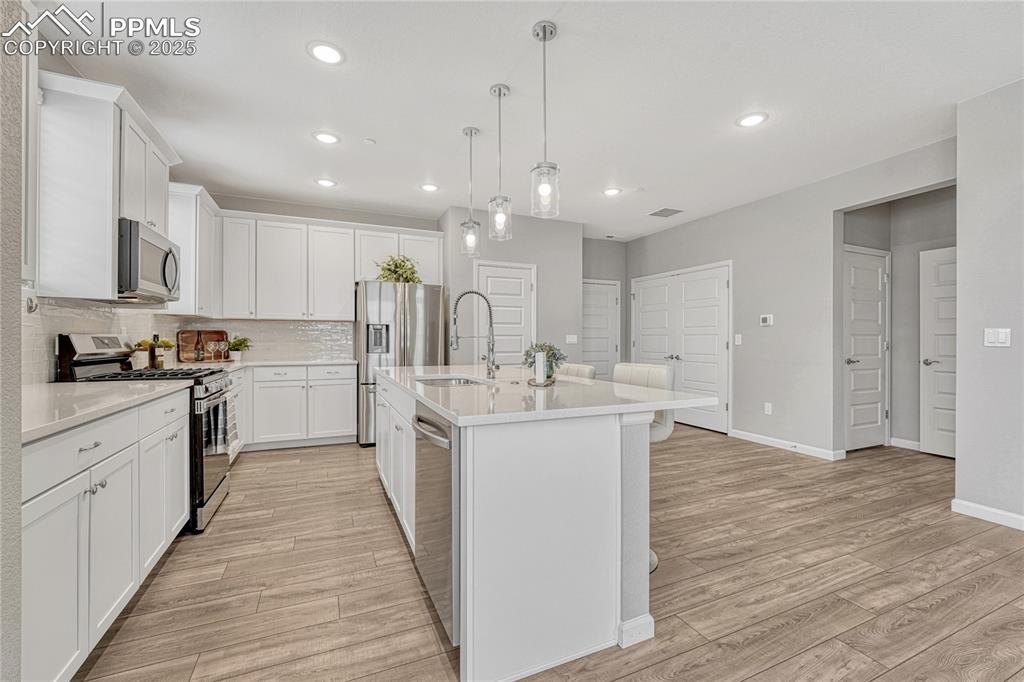 Image 16 of 37: Kitchen